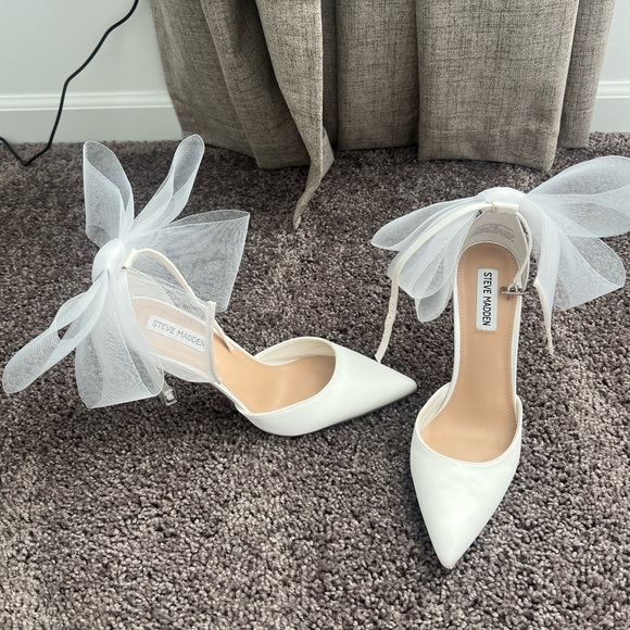 Steve Madden - Valenteen White Satin Mesh Bow Pointed-Toe Ankle Strap Pumps - Picture 3 of 11